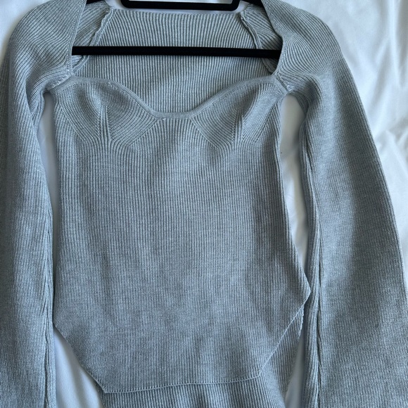 Grey top - Picture 1 of 2